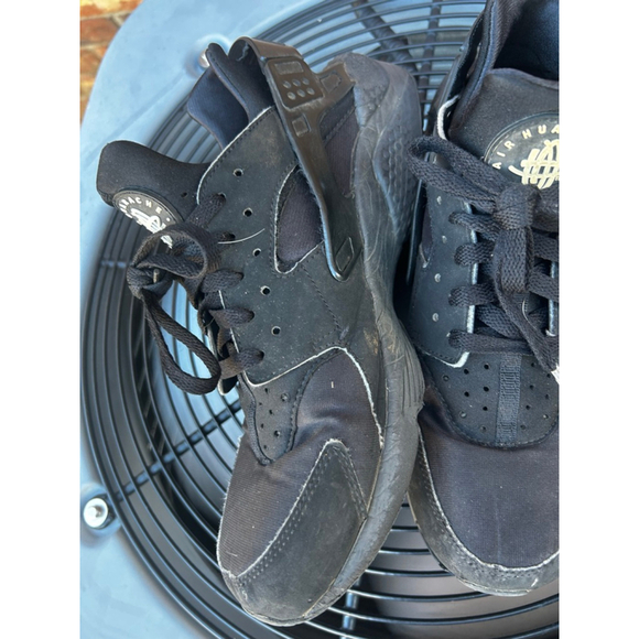 Nike Air Huarache Triple Black(Men’s 10.5) - Picture 8 of 14